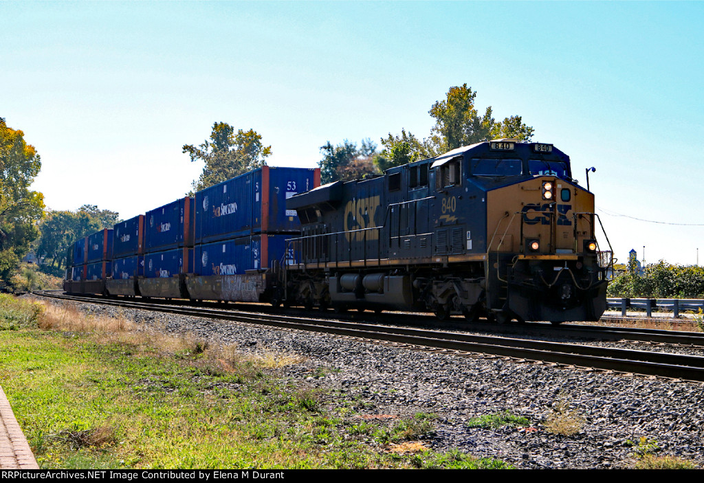 CSX 840 on I-157